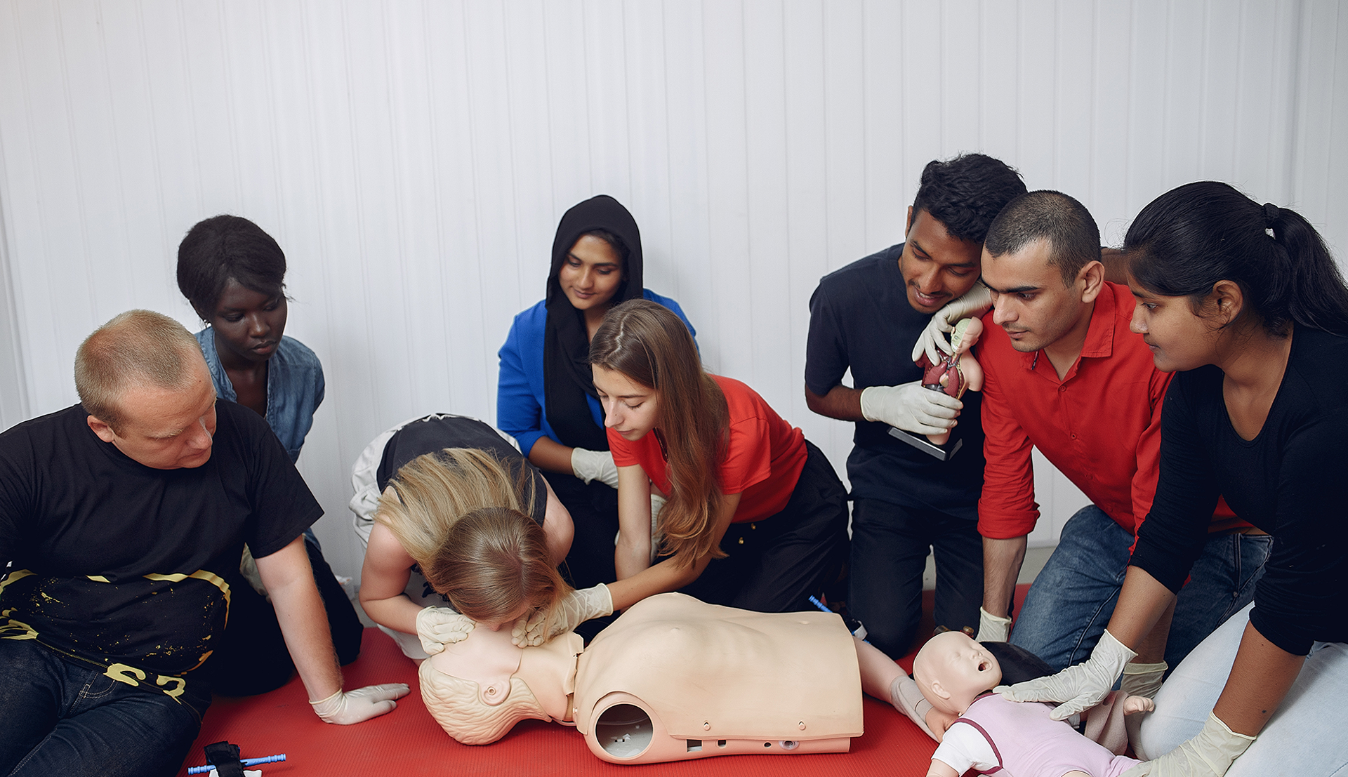 Advanced first aid course training at Mainland Safety Training